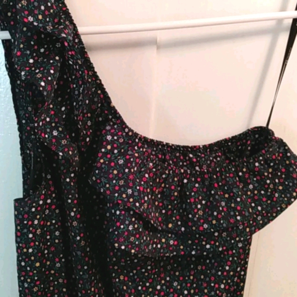 One shoulder ruffle romper